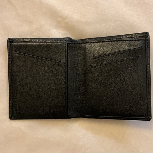 NWOT Vincero billfold wallet - Picture 6 of 10